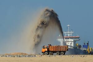 TOPSHOT-SRI LANKA-CHINA-ECONOMY-CONSTRUCTION