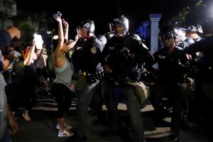 Gobernador de Puerto Rico acepta juicio político y no postulará a reelección