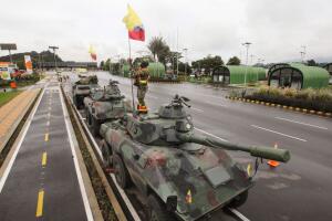 COLOMBIAimpuestos y tanques en la calle