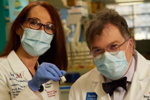 Nominan a doctora de Houston, María Elena Botazzi, al Premio Nobel de la Paz por vacuna del covid-19