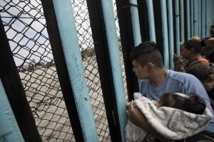 Aunque no habrá más separaciones familiares, los niños que fueron separados de sus padres seguirán distanciados un tiempo más.