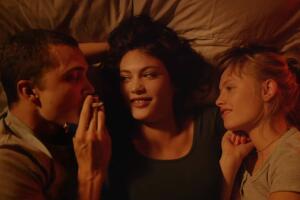 Love 2015 Películas Netflix escenas eróticas reales.jpg