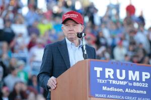 Sessions tiene un discurso severo contra los indocumentados