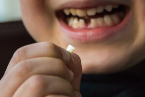 Entenda como os dentes de leite dos pequenos podem ser úteis no futuro
