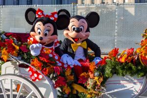 disney-mickey-mouse-minnie.jpg