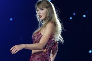 taylor-swift-show-1023-1400x800.jpg