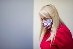 El manejo que ha hecho de la pandemia de la gobernadora Vázquez está bajo la lupa.