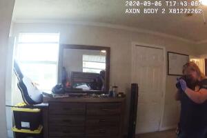 La policía de Daytona toma fotos de la escena