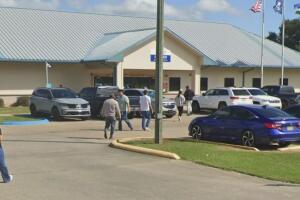 Madre ecuatoriana es detenida por ICE rumbo al hospital en Newark y trasladada a Luisiana.