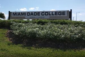 Desalojan el Miami Dade College de Kendall por amenaza de bomba