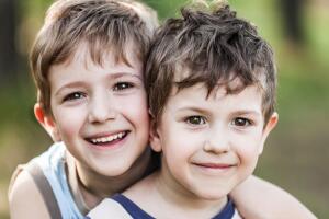 irmaos-meninos-crianca-0419-1400x800.jpg