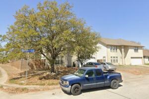 Autoridades investigan un tiroteo ocurrido durante la madrugada del domingo en una vivienda del Northwest Side de San Antonio.