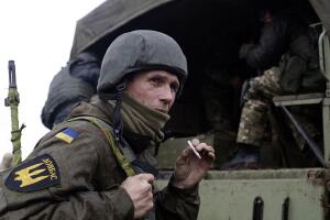 Junto a las fuerzas regulares ucranianas hay voluntarios que combaten a los grupos separatistas prorrusos en la región de Donbas.