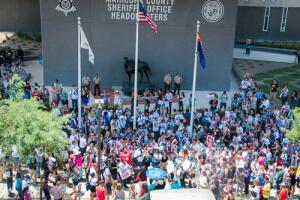 Masiva protesta contra Arpaio