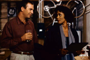 Kevin Costner y Whitney Houston en El guardaespaldas