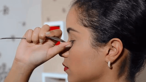 Como Y Por Que Algunas Mujeres Usamos Una Cuchara Para Rizar Las Pestanas Estilo De Vida Belleza Univision Hoy os traigo otro truco o truño probando a hacerme el eyeliner perfecto con cucharas. algunas mujeres usamos una cuchara para