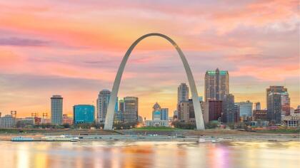 <b>Puesto 8: Saint Louis, Missouri.</b> Su costo de la vida es bajo y tiene muchos espacios verdes que vale la pena disfrutar, incluido uno de los parques naturales urbanos más grandes de la nación. También hay un Six Flags y la escena gastronómica de la ciudad está en crecimiento. Hay de todo tipo de restaurantes, y muchos con servicio delivery.
