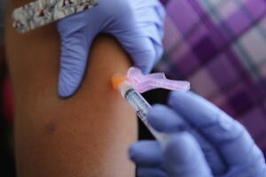 Moderna anuncia el comienzo de ensayos clínicos de su vacuna contra el coronavirus en niños pequeños
