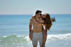 Exclusiva: Sandra y su esposo subieron la temperatura en las playa de Miami