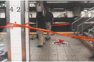 Apuñalamiento estación metro Nueva York tres heridos 