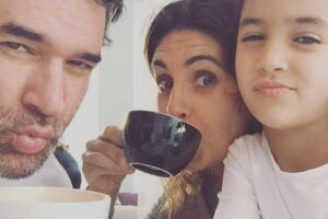 Mayrín Villanueva, Eduardo Santamarina y sus hijos