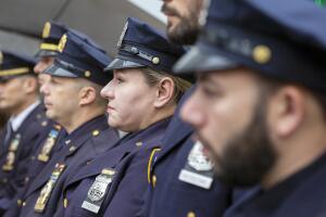 Oficiales de policía de Nueva York en formación.