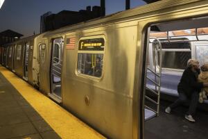 Cambios en el metro de Nueva York: líneas F y M intercambian recorridos.