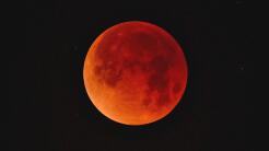 Llega el eclipse lunar más largo del siglo y tiene una Luna roja 