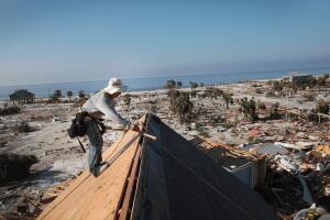 Albañil trabajando.