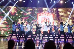 Karol Sevilla arranca Pequeños Gigantes cantando el tema principal