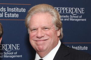 Elliott Broidy se vio salpicado por la investigación en curso al abogado personal de Trump, Michael Cohen.
