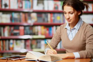 estudo-mulher-livros.jpg
