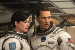Anne Hathaway y Matthew McConaughey en Interestelar