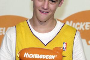 Celebs At Nickelodeon's14th Annual Kid's Choice Awards