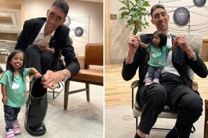 El hombre más alto y la mujer más pequeña causan revuelo con reencuentro