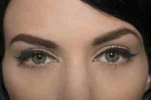 Como-maquillar-ojos-caidos-1.jpg