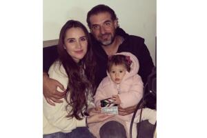 Dulce-María-hija-esposo
