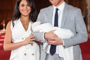 Meghan Markle primer look mamá