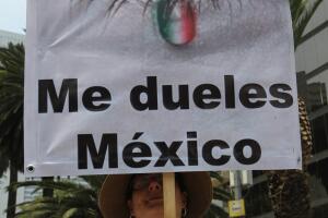 Miles de mexicanos marchan por desacuerdo de políticas de nuevo gobierno