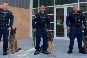 PORTADA_PERRO_POLICIA.jpg