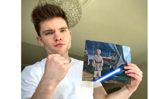 Ross Beadman, el niño que Anakin Skywalker mata en ‘Star Wars Episode III - Revenge of the Sith’ Instagram (1).jpg