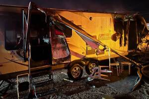 Un buen samaritano rescató a un hombre adulto de un incendio