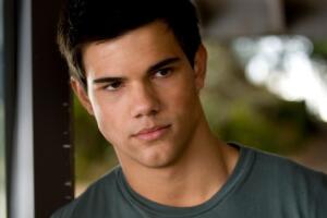 taylor-lautner-jacob-crepusculo-0422-1400x800
