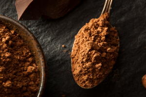 desvantagens-comer-bolo-chocolate-2.jpg