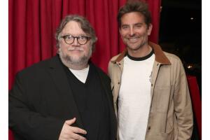 Bradley Cooper y Guillermo del Toro Nightmare Alley.jpg