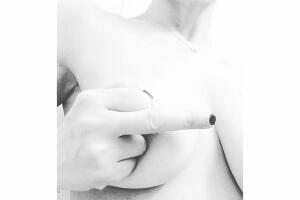 Ángeles Almuna pecho