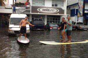 Tapones y caos en zona metro debido a lluvias