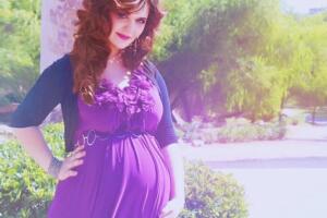 Salen a la luz fotografías de Allisson Lozz embarazada