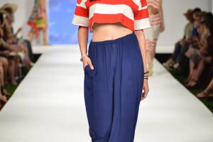 9-maneras-de-lograr-un-look-nautico.jpg
