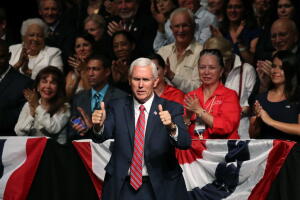 El vicepresidente Mike Pence en un acto de Trump sobre Cuba en Miami